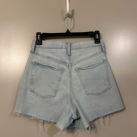 Like-new higher high rise sky-hi a-line size 2 old navy shorts - Picture 2 of 3